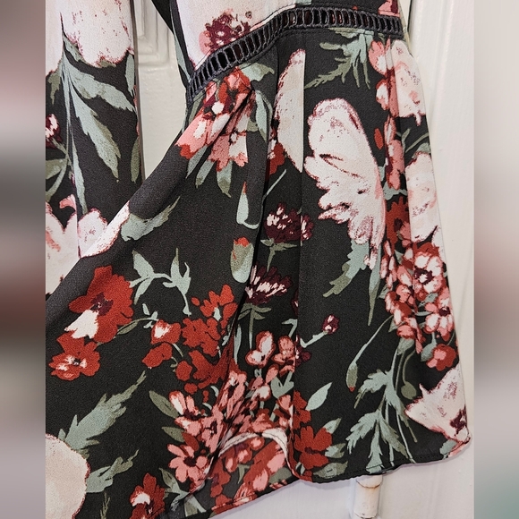 LOFT Black Floral Blouse Bell Sleeves Size XS - Picture 3 of 7
